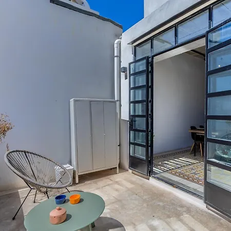 Semesterbostad Charming & Elegant Townhouse In Malta Birkirkara